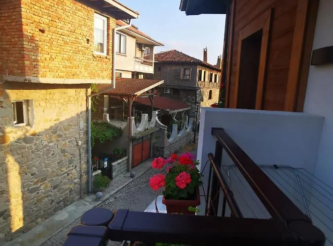 Damaris Созопол