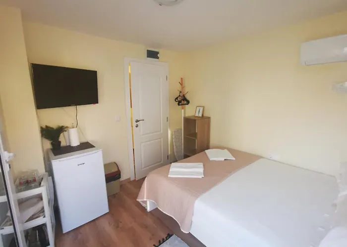 Damaris Къща за гости 3*