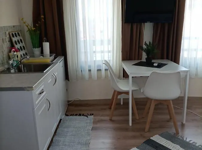 Damaris Къща за гости 3*