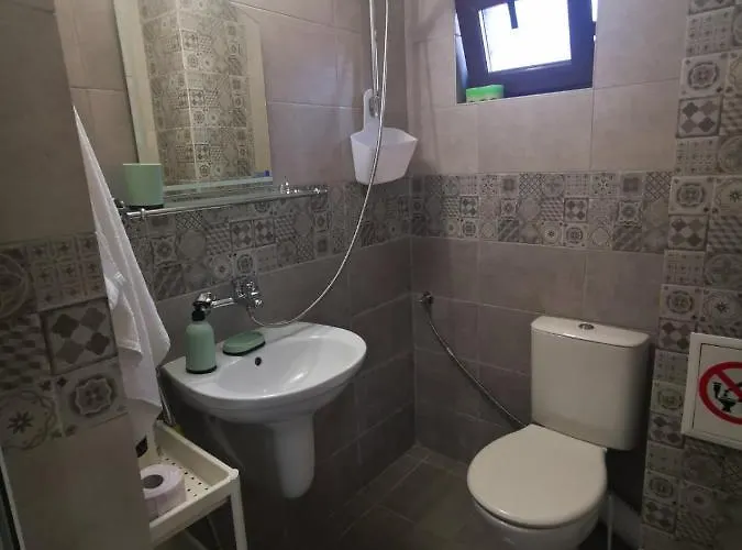 Damaris Къща за гости